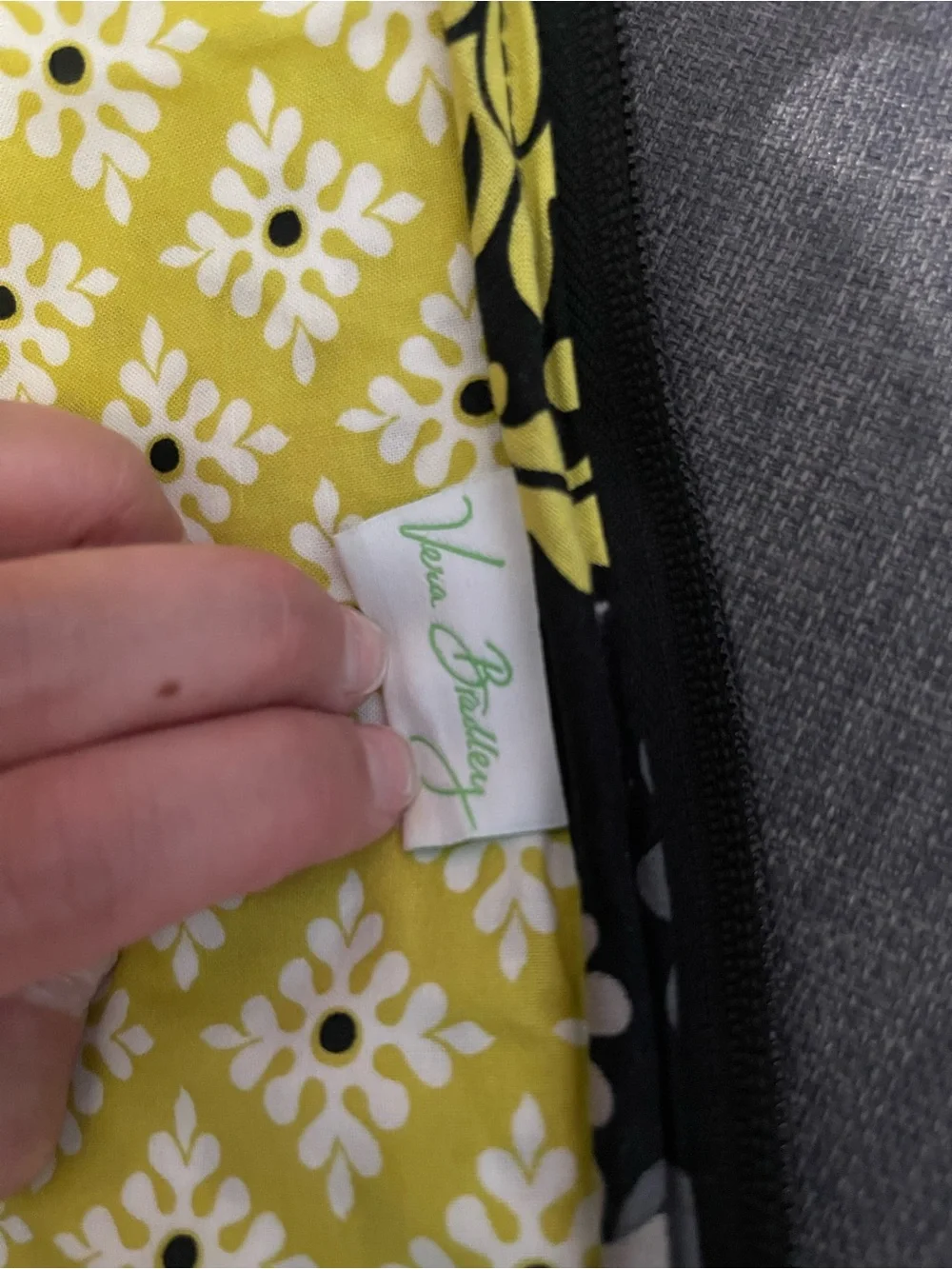 🌼🖤Vera Bradley Yellow Black White Floral Quilted Laptop Sleeve
